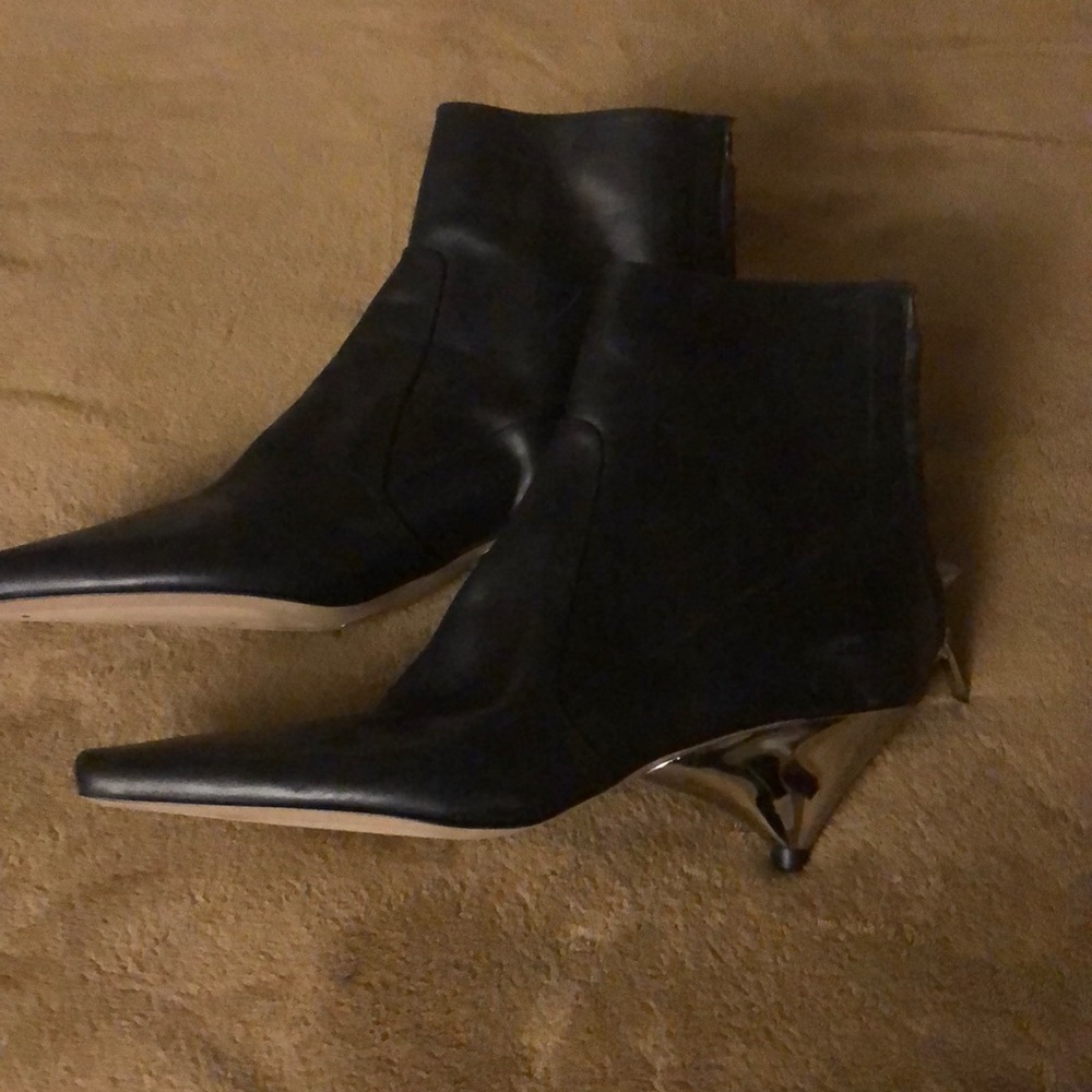 ZARA ALL LEATHER SIZE 10 BOOTIES